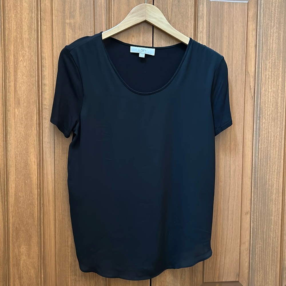 Loft black tee size medium
